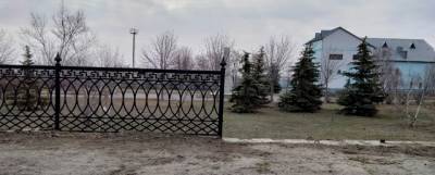 В Волгограде неизвестные украли фрагменты ограды с мемориала павшим героям «Остров Людникова»