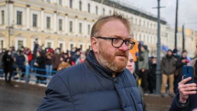 Милонов попросил ФСБ наказать организаторов "Артдокфеста" за экстремизм