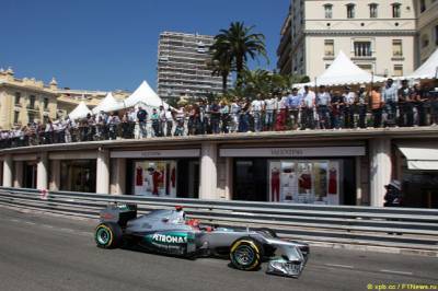 В Mercedes сожалеют, что не выиграли гонку с Шумахером