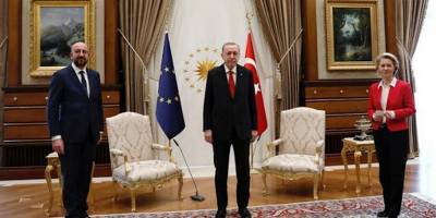 На встрече с Эрдоганом Урсула фон дер Ляйен осталась без стула, момент попал на видео - ТЕЛЕГРАФ
