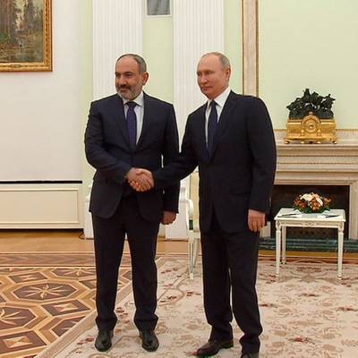 В Кремле в эти минуты проходит встреча Путина и Пашиняна