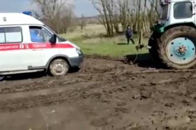 Под Ростовом увязшая в грязи скорая опоздала к умирающему пациенту