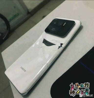 Xiaomi Mi 11 Ultra не смог пережить экстремальный краш-тест