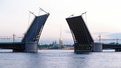 Лазерная проекция в честь Гагарина появится на Дворцовом мосту