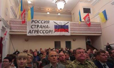 Украинцы «накачаны» на войну – сторонники мира пассивны и не...