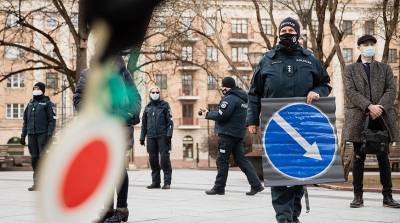 В Литве полицейские провели акцию протеста против отказа властей в приоритетной вакцинации
