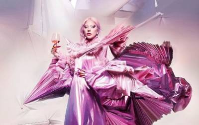 Леди Гага стала лицом элитного шампанского