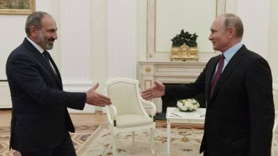 Путин пообещал Пашиняну помочь Армении с миллионом доз «Спутника V»