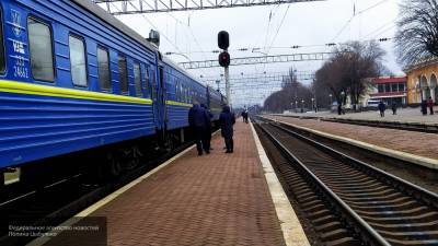 Поездка в украинском поезде научила жителя Дании мыть окна шваброй