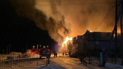 Видео: четыре человека погибли при мощнейшем пожаре в Якутии