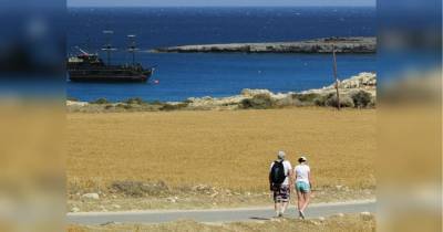 Две прогулки в день по специальному разрешению: на Кипре установили жесткие правила для туристов