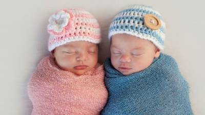 Будет двойня! — какие народные приметы указывают на рождение близнецов