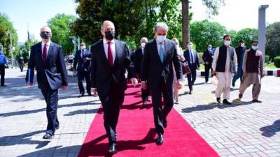 Главы дипломатий Пакистана и России обсудили афганский мирный процесс