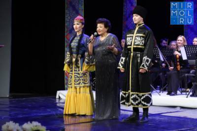 В Дагестанском театре оперы и балета прошел Юбилейный вечер Асият Кумратовой