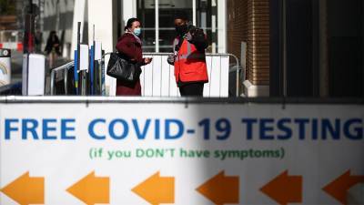 В Великобритании зафиксировали за сутки более 2 тыс. случаев COVID-19