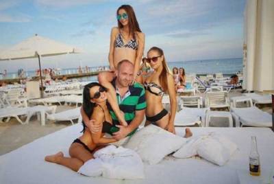 Съемки голых моделей в Дубае организовал Гречин, который "раскручивает" в Украине аналог Playboy, - СМИ