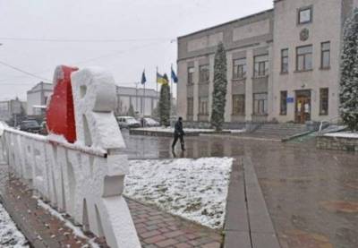 В Украине заснежило: яркие снимки непогоды (ФОТО)