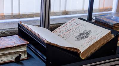 Фундаментальная библиотека БГУ установила сканер для оцифровки особо ценных и ветхих книг