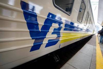 «Укрзалiзниця» обещает высаживать «безмасочников» из поездов