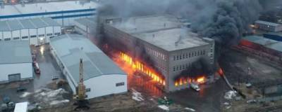 В Люберцах на складе бытовой химии возник пожар