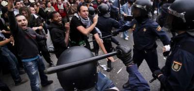 В столице Испании 14 человек пострадали в ходе столкновений левых радикалов и полиции