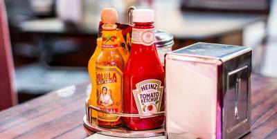 В ресторанах в США дефицит кетчупа Heinz в пакетах - ТЕЛЕГРАФ