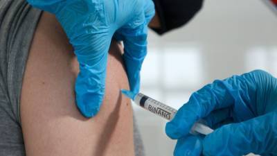 Центр «Вектор»: «ЭпиВакКорона» подходит для повторной вакцинации