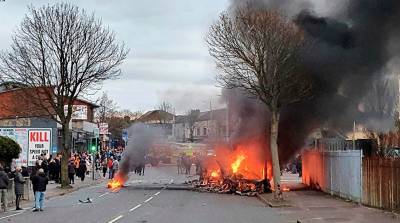Погромы и беспорядки в Белфасте: пострадали десятки человек
