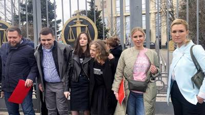 Соратников Навального освободили