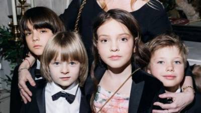 Как российские знаменитости воспитывают своих детей?
