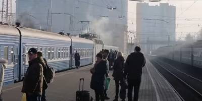 Трагедия с одесситкой произошла на железнодорожной станции, страшное видео: "шла вдоль колеи"