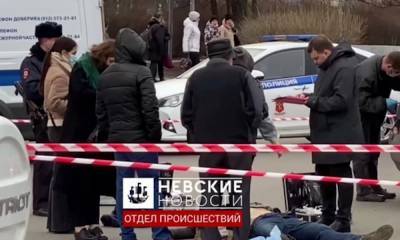 Мужчина убил человека на площади в Санкт-Петербурге и сбежал в Карелию