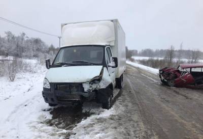 В столкновении ГАЗели и «шестерки» в Тверской области водитель легковушки получил травмы