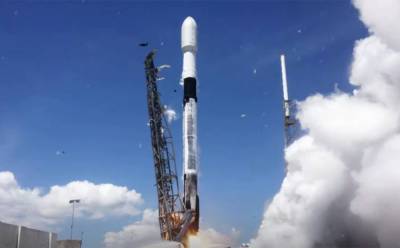 SpaceX отправила на орбиту партию спутников в десятый раз за год