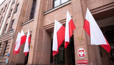 Глава МИД Польши в срочном порядке отправился на Украину