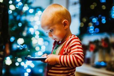Медики установили, как смартфоны вредят здоровью детей