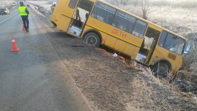 Под Великим Новгородом попал в ДТП школьный автобус, есть пострадавшие