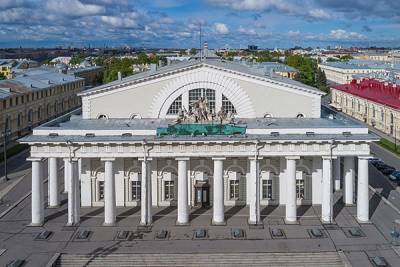 Реставрация фасадов Санкт-Петербургской биржи завершится к концу 2021 года