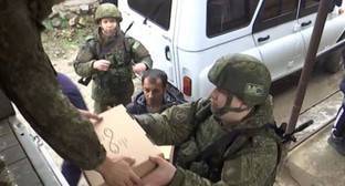 Миротворцы обеспечили доставку вещей и продуктов карабахским беженцам