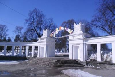 В Костроме парк «Центральный» обнесли забором, чтобы костромичи не мешали археологам