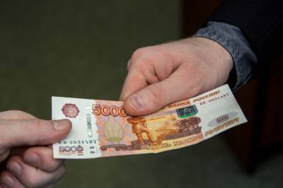 Попытка дать взятку силовику обернулась для саратовца потерей 3 млн рублей