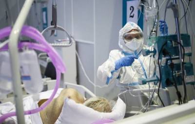 В России за сутки выявлено 8 672 новых заразившихся коронавирусом