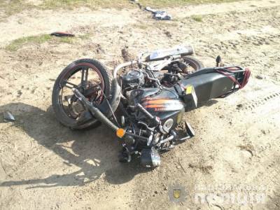 На Волыни две девушки разбились на мотоцикле: Одна погибла