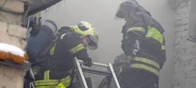 Бомжа вытащили из горящего подвала пятиэтажки Медвежьегорска