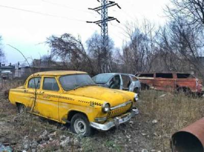 В Киеве нашли «кладбище» старых автомобилей