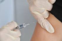 Разработчик "Эпиваккороны" объяснил случаи заражения коронавирусом после вакцинации