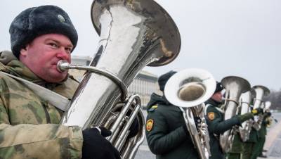 Репетиция военного оркестра на Дворцовой площади. Фоторепортаж "ДП"