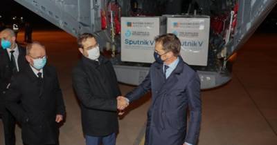Экс-премьер Словакии, оскандалившийся шуткой о Закарпатье, приехал в Москву за "Спутником V"