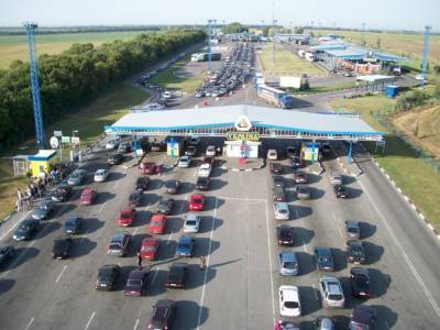 На границе с Польшей застряли 240 автомобилей: где именно образовались очереди
