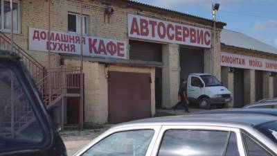 Работник автосервиса погиб под колесами машины клиентки в Якутске